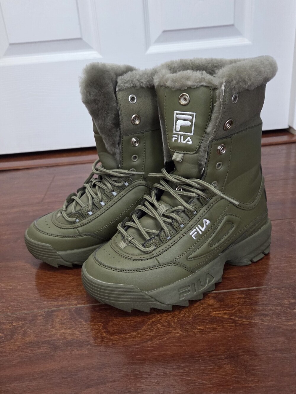 Fila Disruptor Shearling-lined Winter Boot in Olive Green Girls Size 4.5